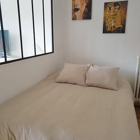 Daire Mistral Gagnant ! T1 Calme Avec Vue, Parking, Teletravail, Wi-fi, Proche Cv Et Gare Mazamet