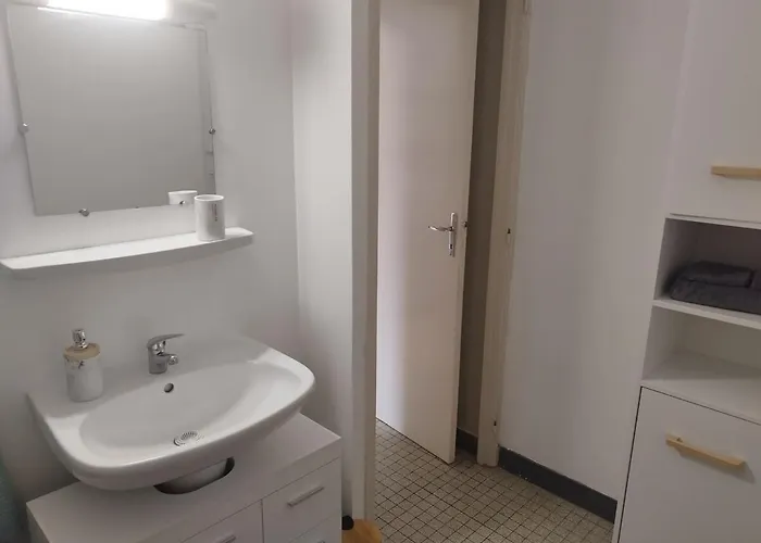 Mistral Gagnant ! T1 Calme Avec Vue, Parking, Teletravail, Wi-fi, Proche Cv Et Gare شقة *