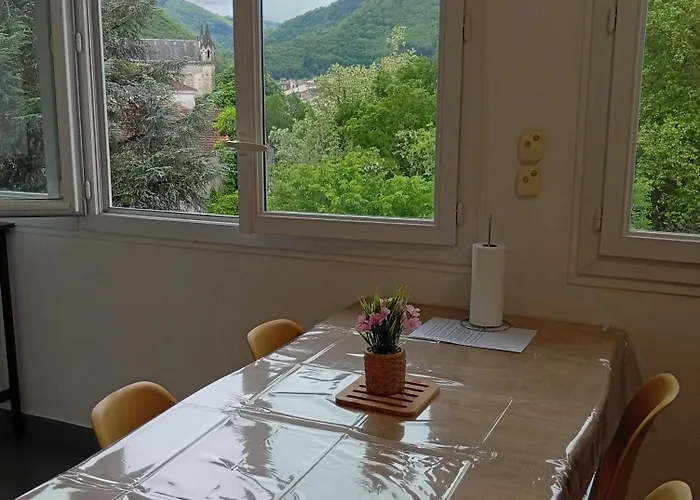 Mistral Gagnant ! T1 Calme Avec Vue, Parking, Teletravail, Wi-fi, Proche Cv Et Gare شقة *