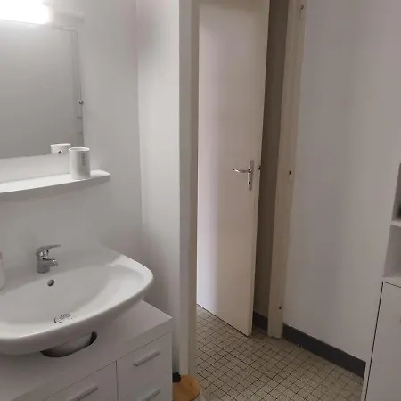 Coucher De Soleil, Gros Matelas, Parking, 2 Lits, Lave-linge, Wifi, Netflix Apartment *