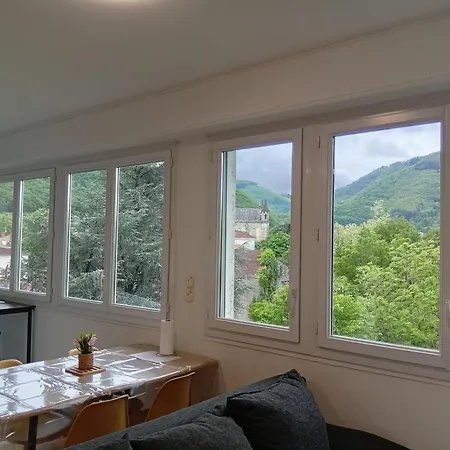 Mistral Gagnant ! Belle Vue Montagne Au Calme, Parking, Proche Gare Et Cv, 2 Lits