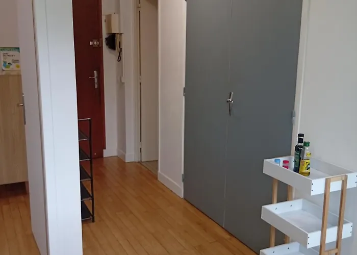 Mistral Gagnant ! T1 Calme Avec Vue, Parking, Teletravail, Wi-fi, Proche Cv Et Gare *